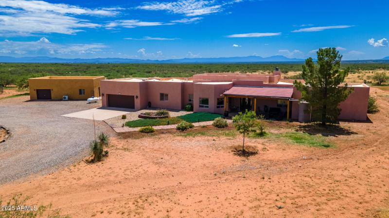 822 W Dust Storm Rd.