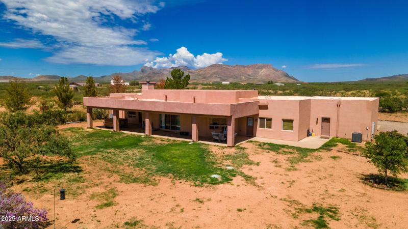 822 W Dust Storm Rd.