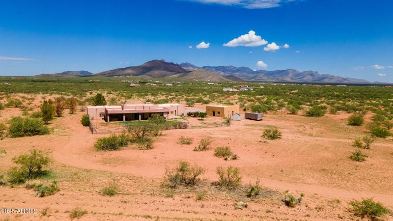 822 W Dust Storm Rd.