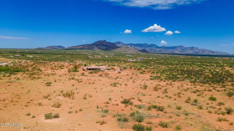 822 W Dust Storm Rd.