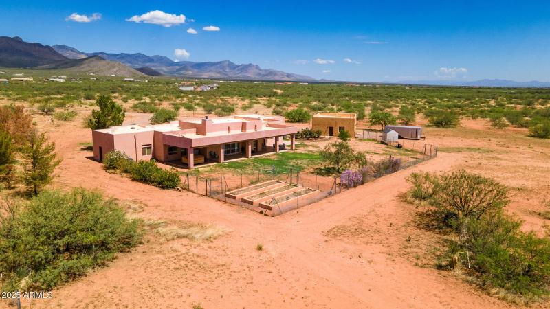 822 W Dust Storm Rd.