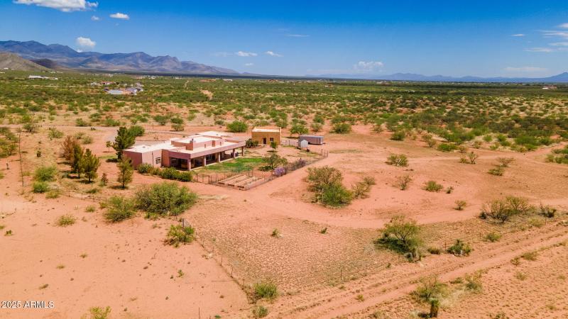 822 W Dust Storm Rd.