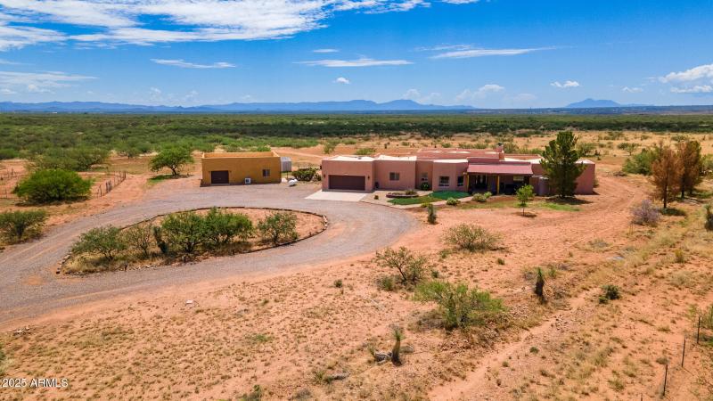 822 W Dust Storm Rd.