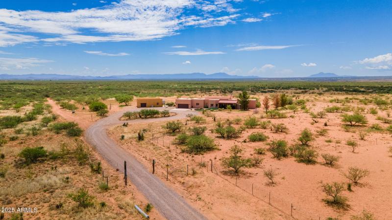 822 W Dust Storm Rd.