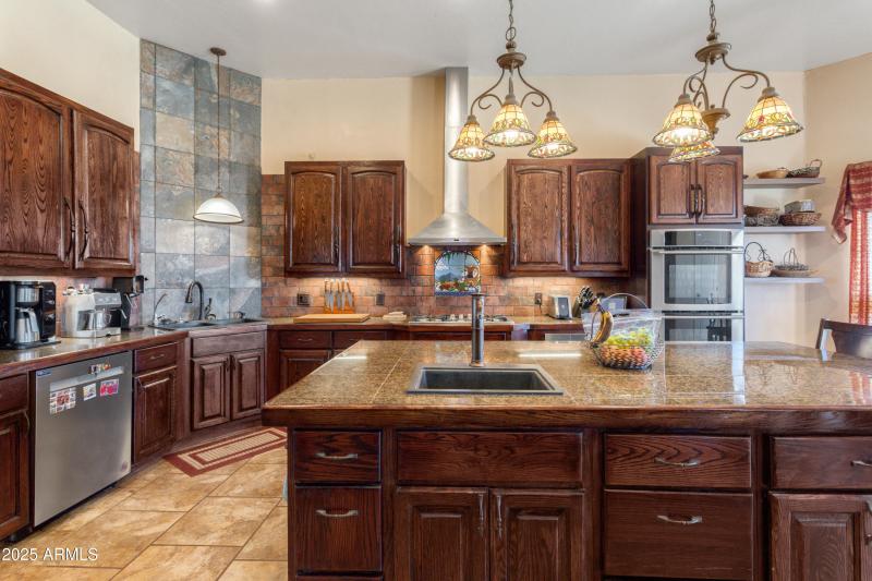 822 W Dust Storm Rd.