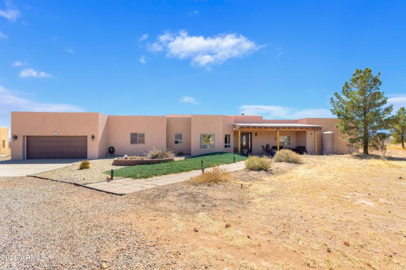 822 W Dust Storm Rd.