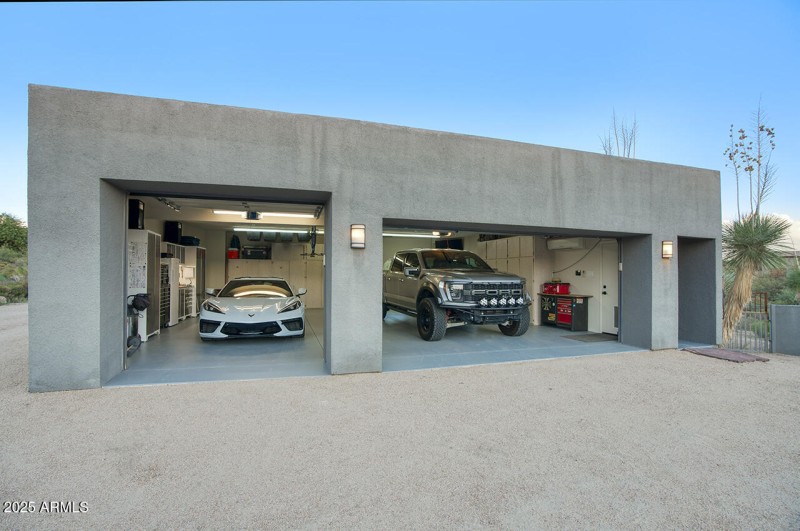 Oversized 3 car garage
