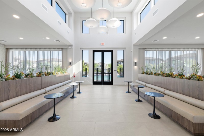 36-2121 W Sonoran Desert Dr apt 8, Phoen