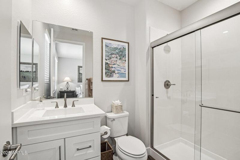 18-web-or-mls-W Fairmount Ave-S2809-017