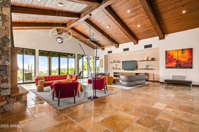 010_Great Room Grandeur