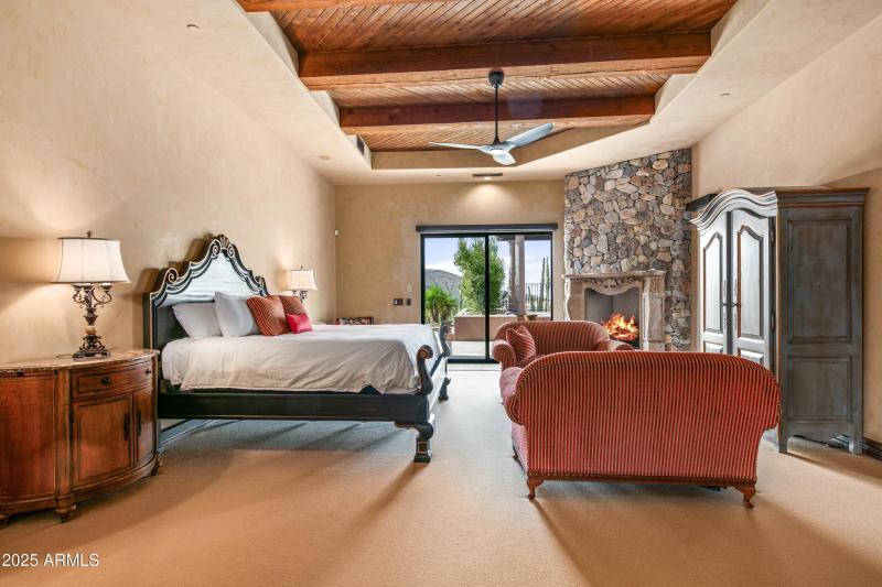 032_Elegant Primary Suite