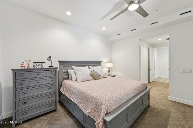 36-web-or-mls-N 136th St-S3009-036