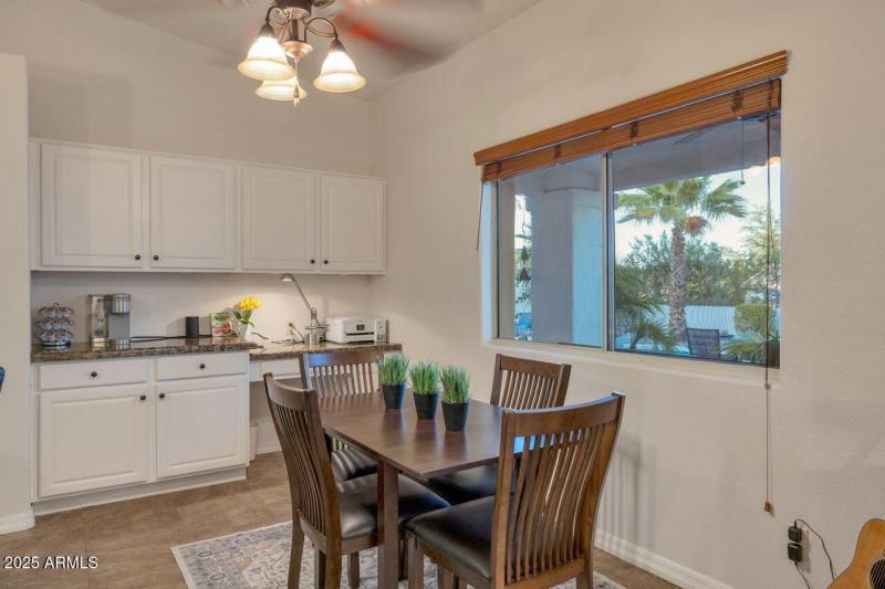 Eat-in kitchen