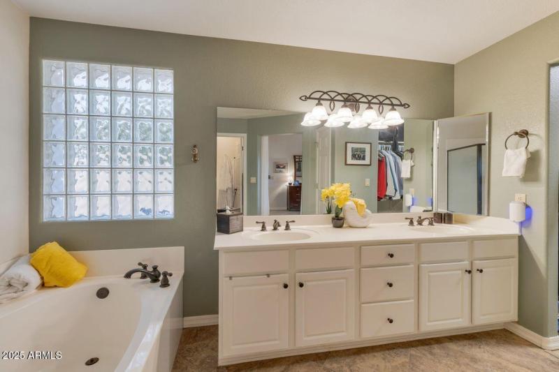 Dual sinks