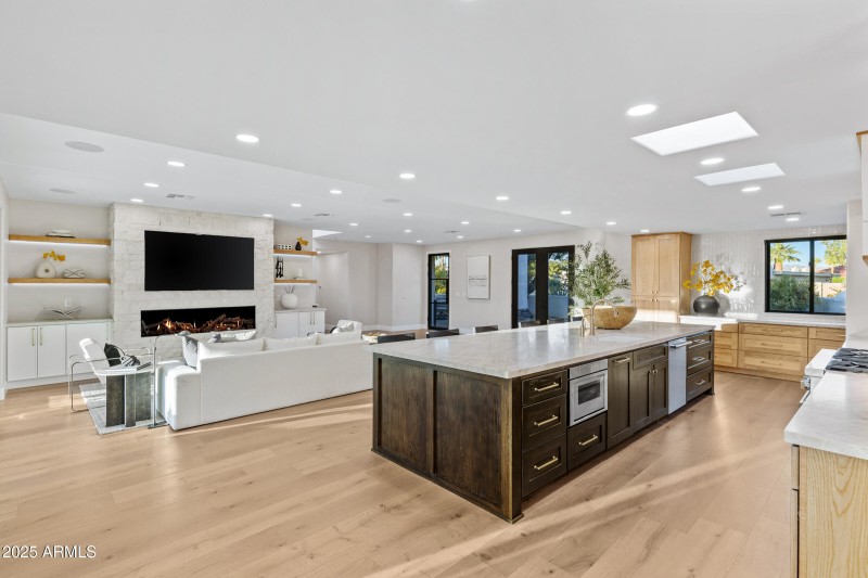 8436 N Vía Linda-31