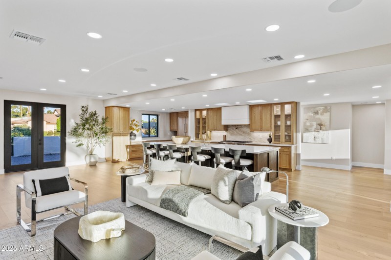 8436 N Vía Linda-35