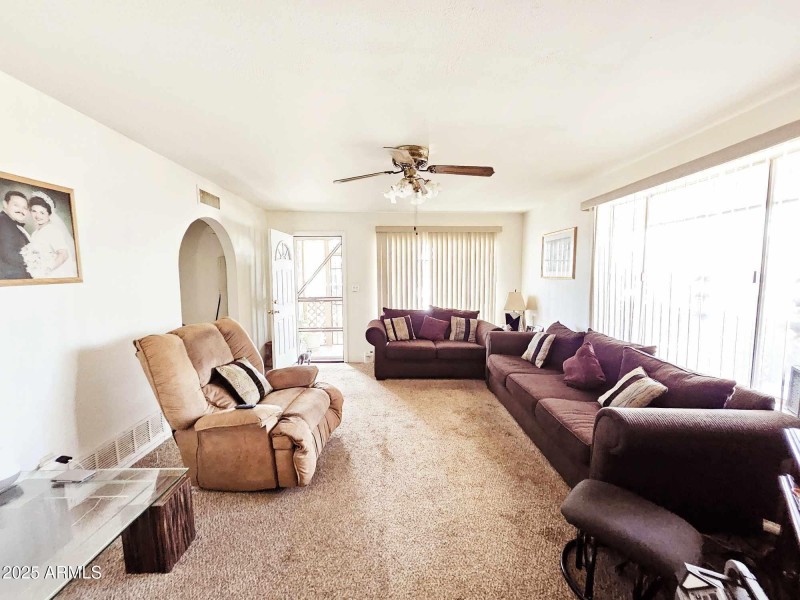 449343560_752471697100152_43249183640693