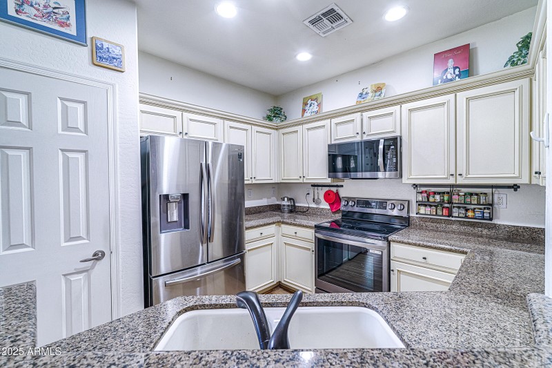 3723_W_MEMORIAL_MLS_16