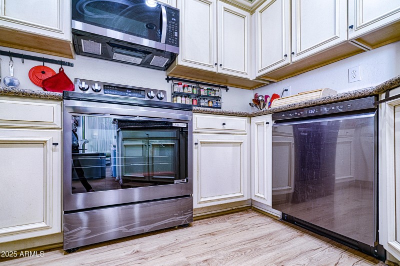 3723_W_MEMORIAL_MLS_17