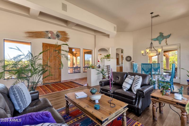 16-web-or-mls-16302-e-saguaro-blvd