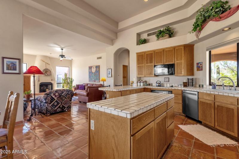 21-web-or-mls-16302-e-saguaro-blvd