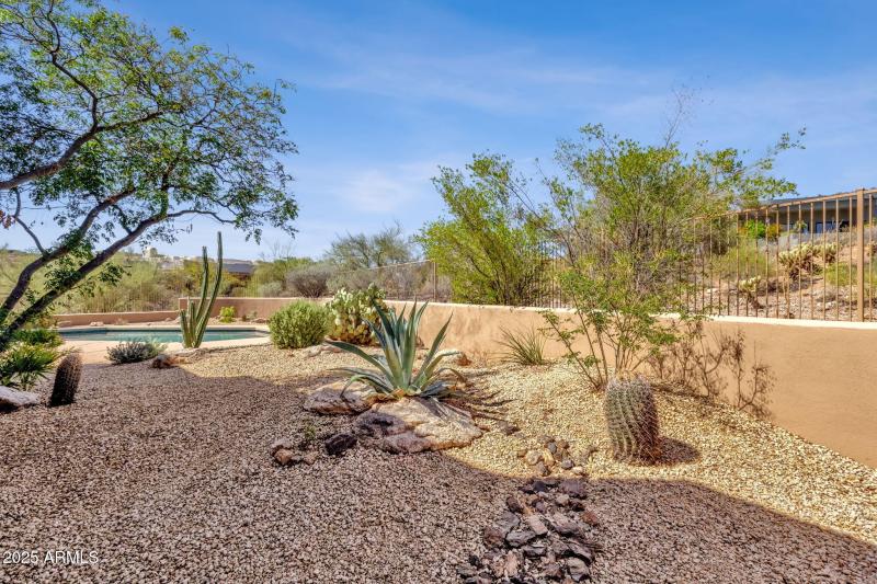 62-web-or-mls-16302-e-saguaro-blvd