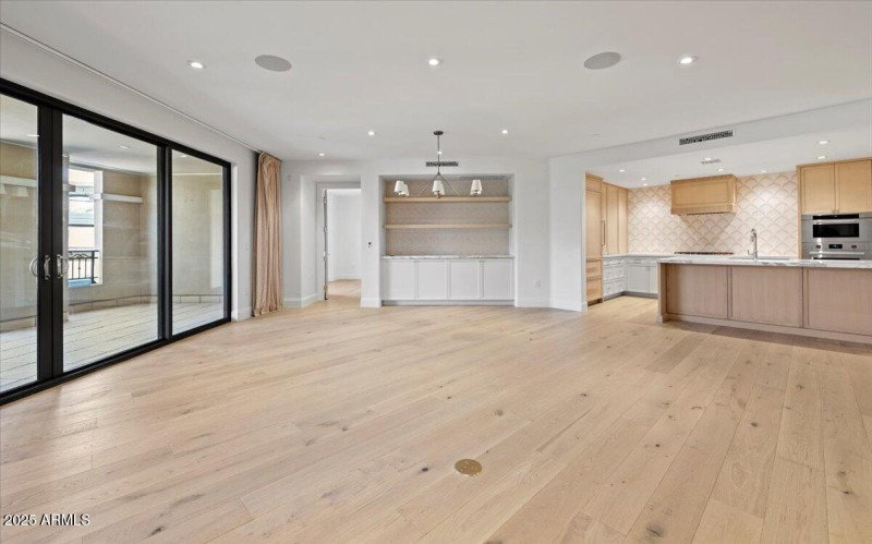 06-7181 E Camelback Rd #301 14