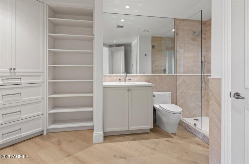 19-7181 E Camelback Rd #301 16