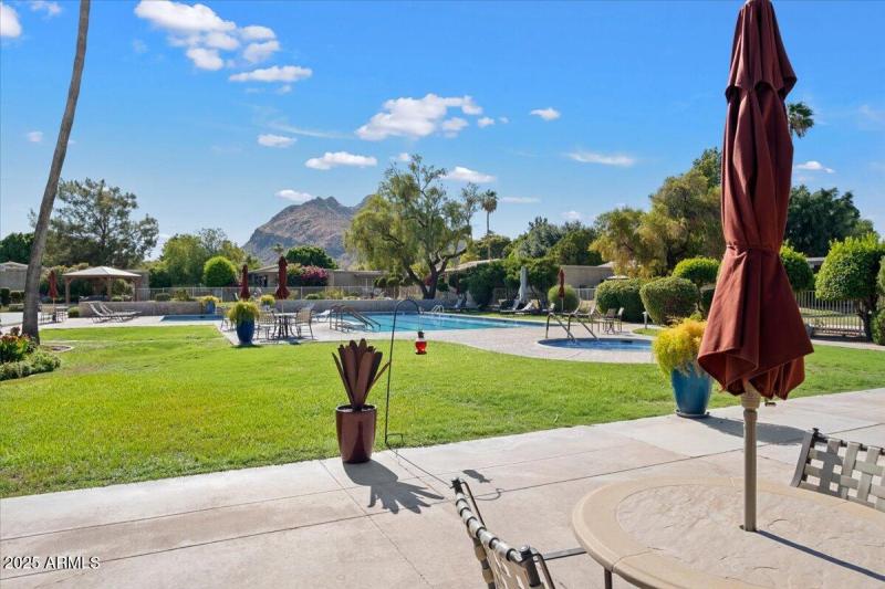 20-Community Pool