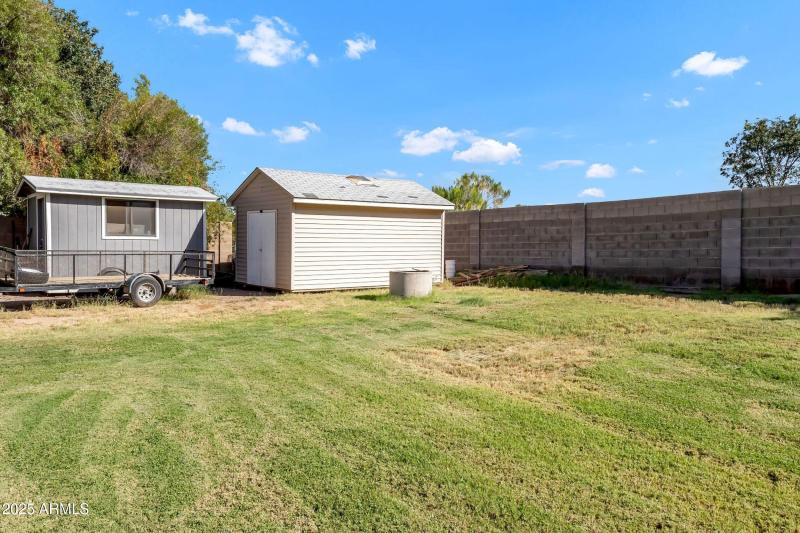 47_front shed