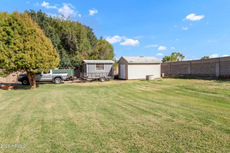 46_front shed