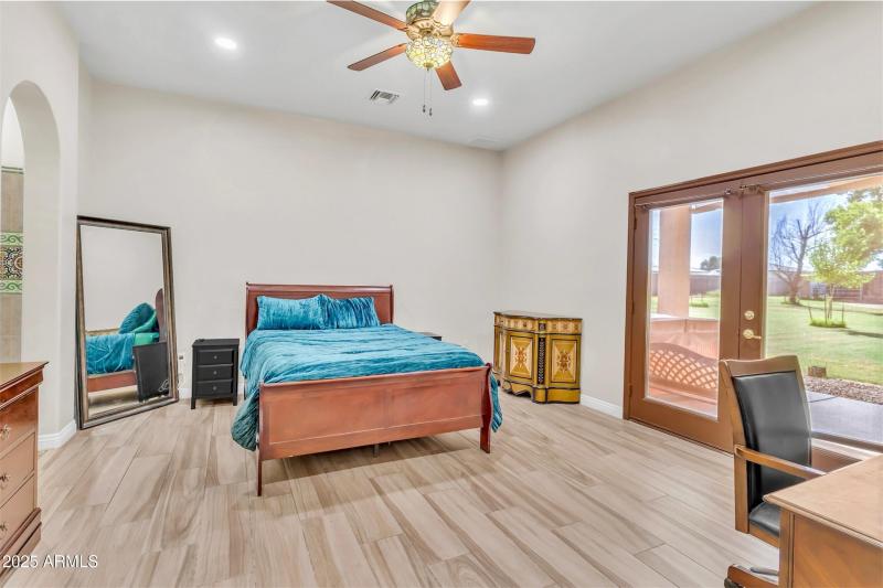 26_primary bedroom