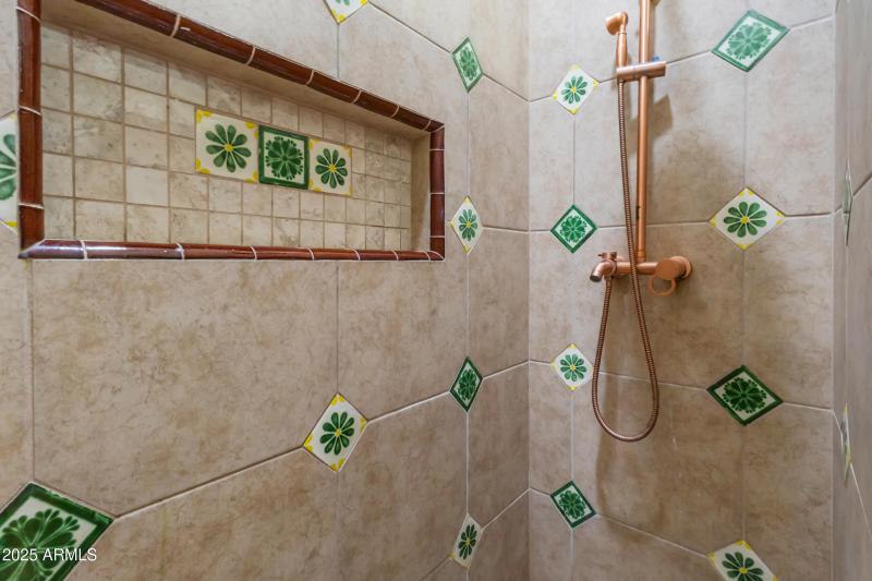 14_bathroom