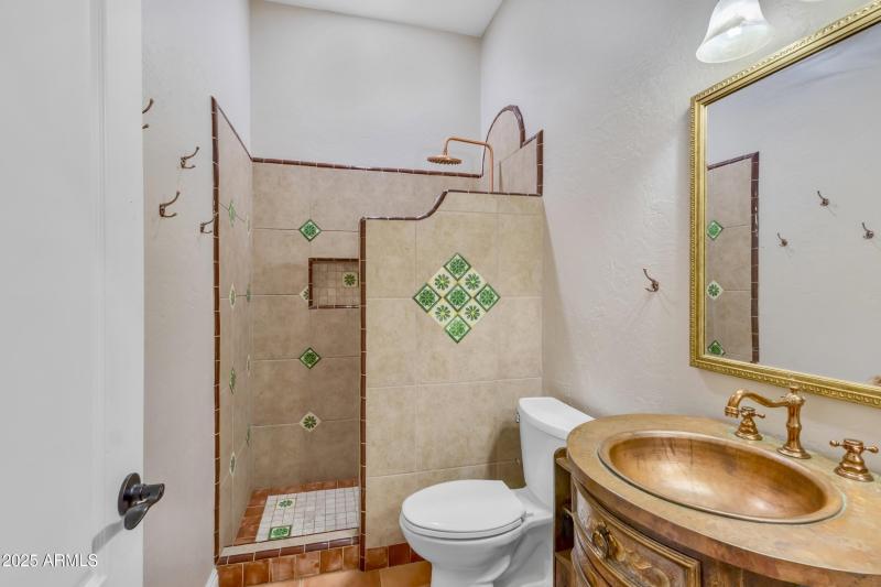 12_bathroom