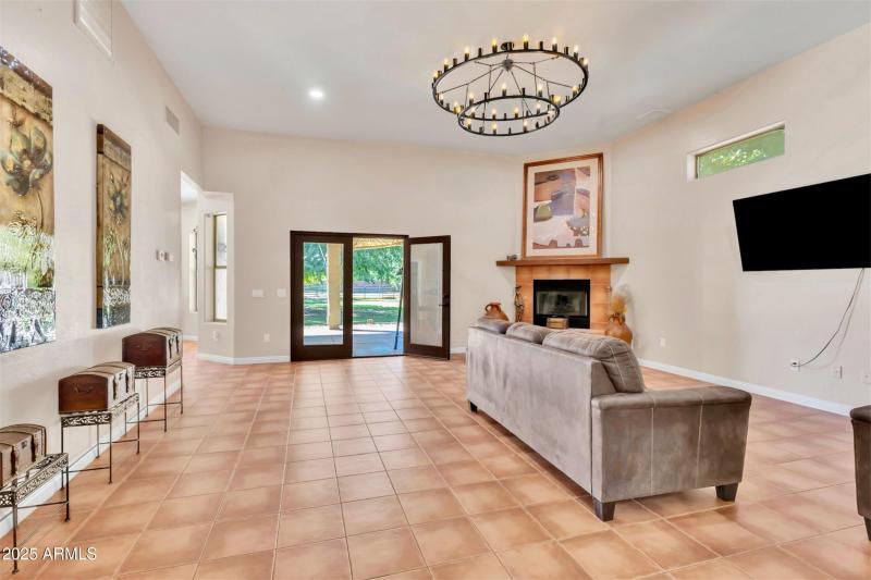 9_living room