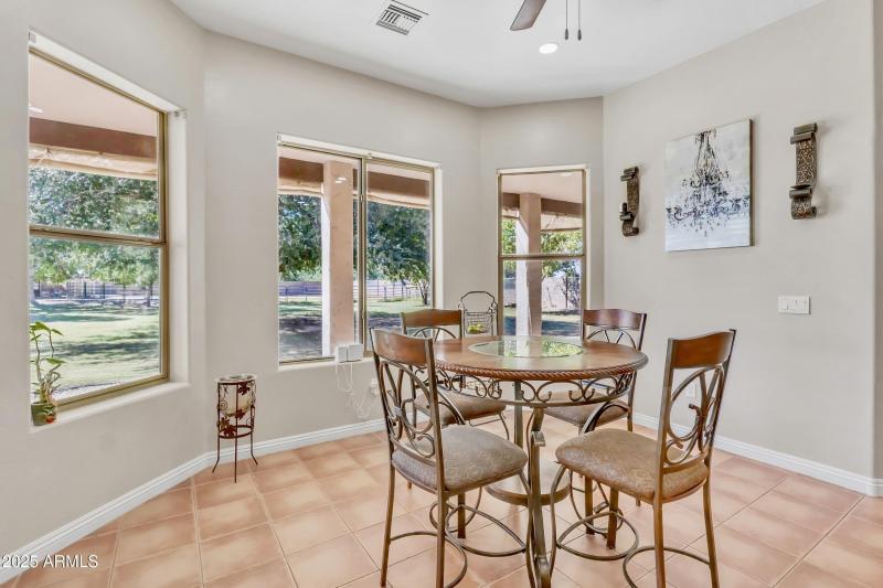 16_dinning room