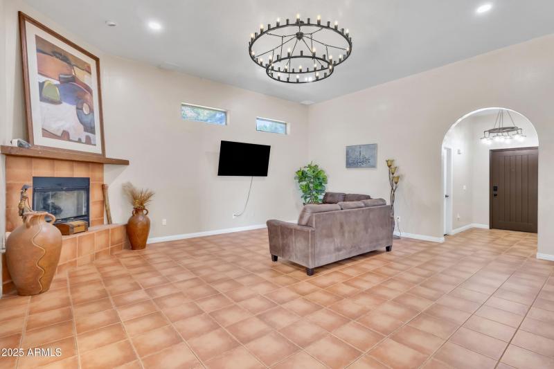 8_living room