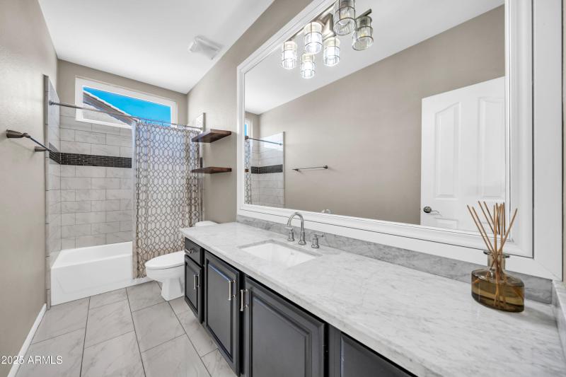 5417 E Anderson Dr-37