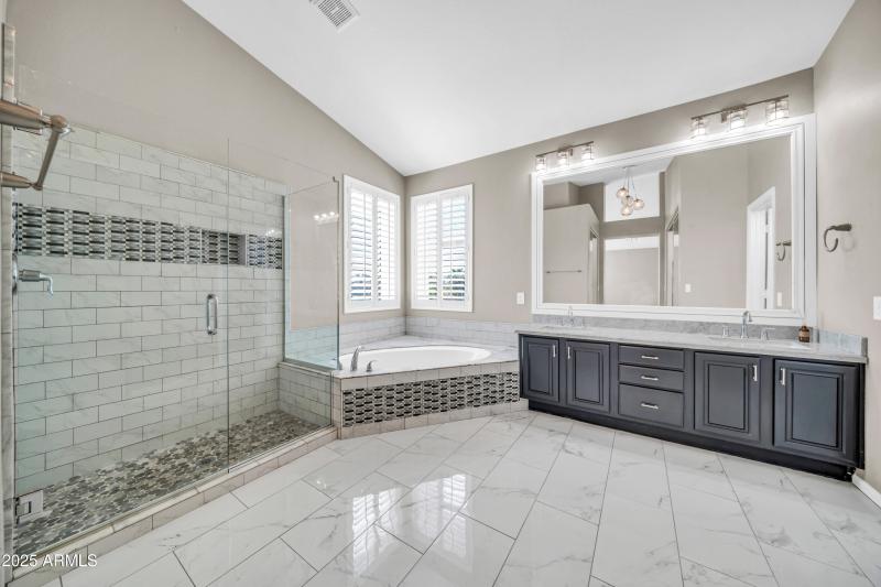 5417 E Anderson Dr-26