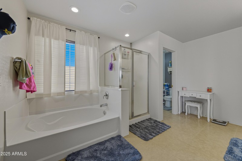 Separate Shower & Tub