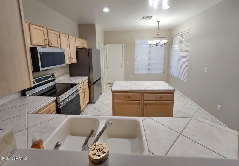 Kitchen & Dining Area