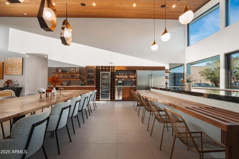 Dining & Kitchen