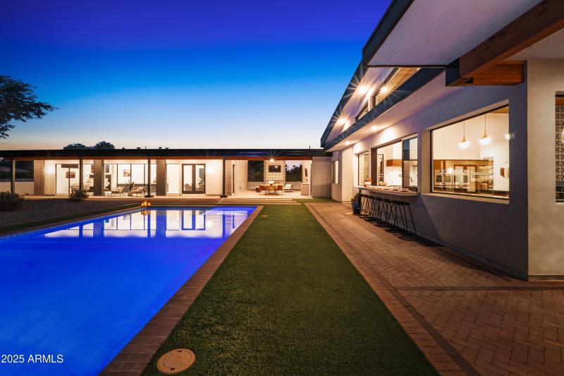 Pool Twilight