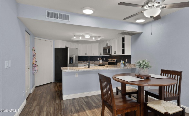 10-web-or-mls-Kitchen Dining Space3