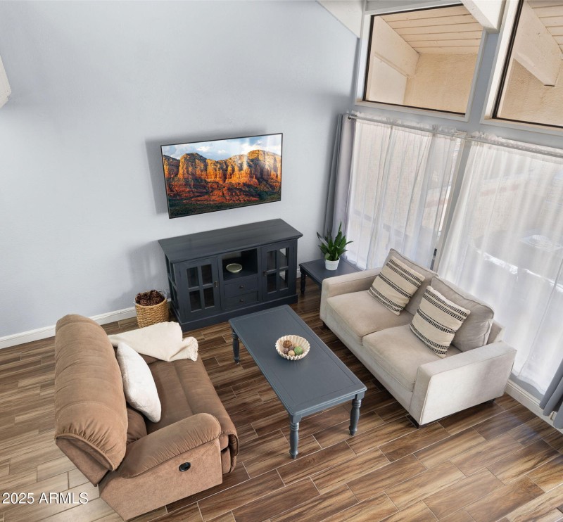 9-web-or-mls-Living Space3