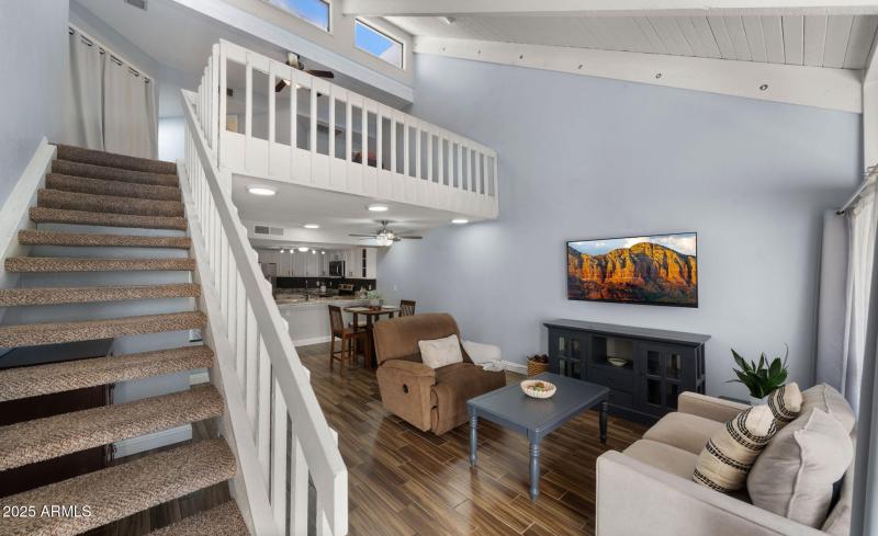 6-web-or-mls-Foyer View