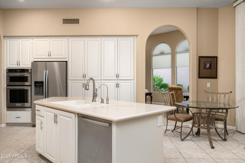 8209EHoverlandRd-14