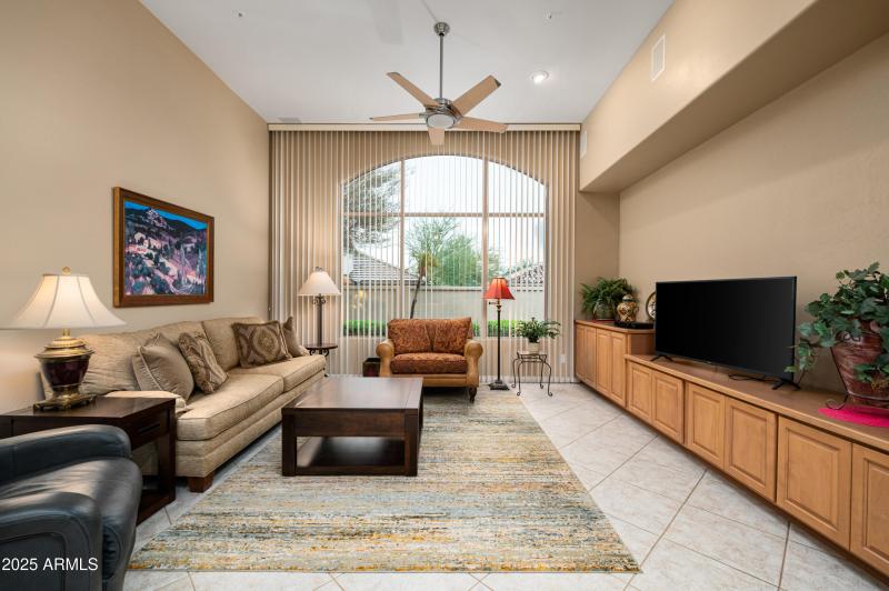 8209EHoverlandRd-16