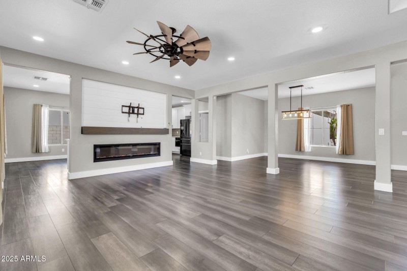 4900 S Springs Dr-10