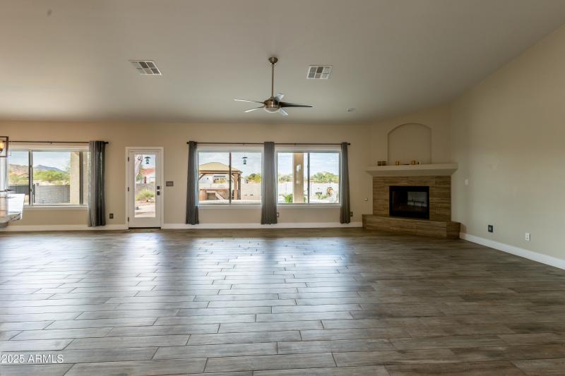 28906 N WAKEFIELD RD-16